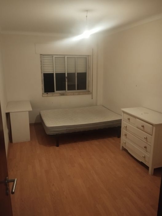 Aluga se quarto em casa partilhada - Santarém