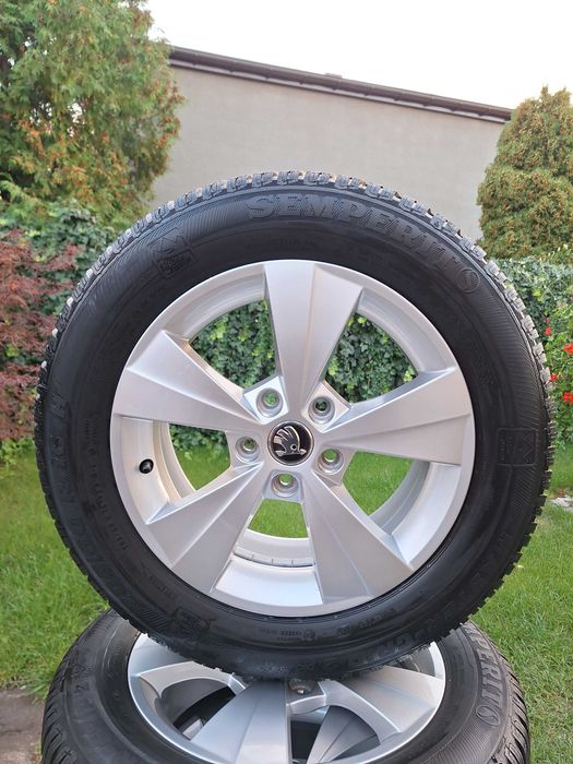 Oryginalne Koła Zimowe Skoda Octavia IV Alufelgi 205/60/R16