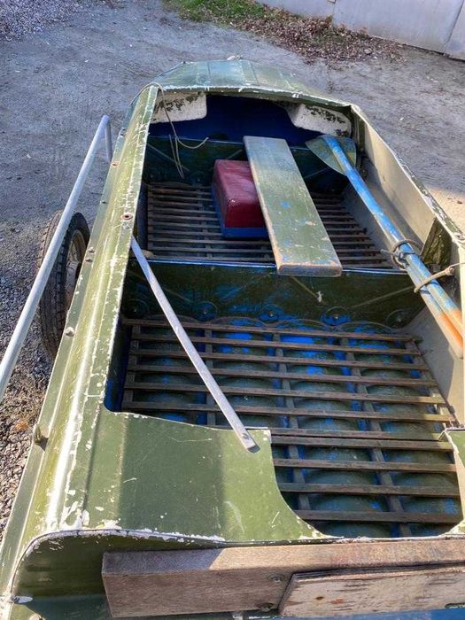 Продам човен Романтика з мотором. Б.у.