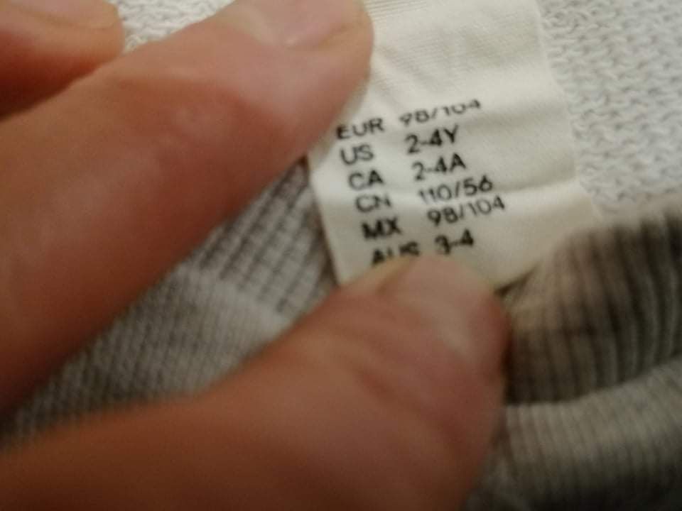 Bluza szara dziewczęca z brokatowym motylem r 98/104 H&M
