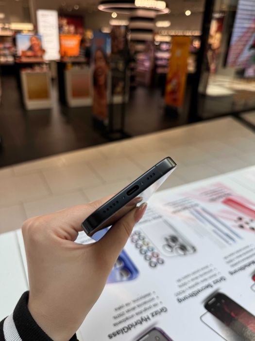 iPhone 16 Pro 256 GB Black Titanium | Jak nowy!