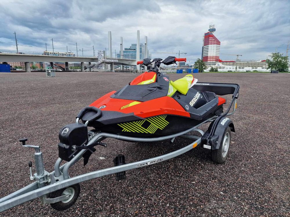 SeaDoo Spark Trixx 2UP 2020rok z przyczepka Click & Go