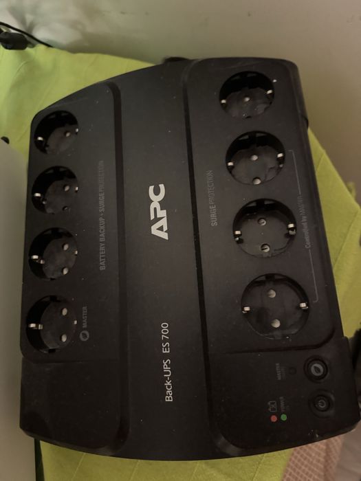 блок безперебійного живлення APC BACK-UPS ES 700VA