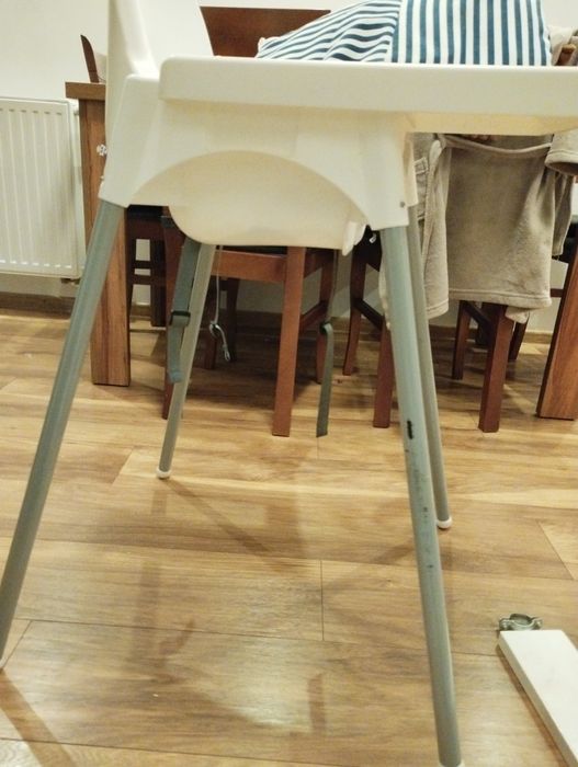 Krzesło/ krzesełko do karmienia Ikea z poduszką i podnóżkiem