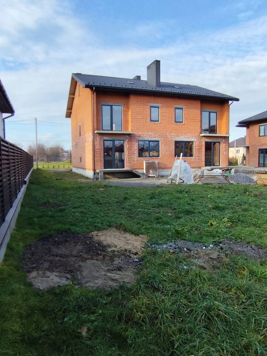 Продається котедж