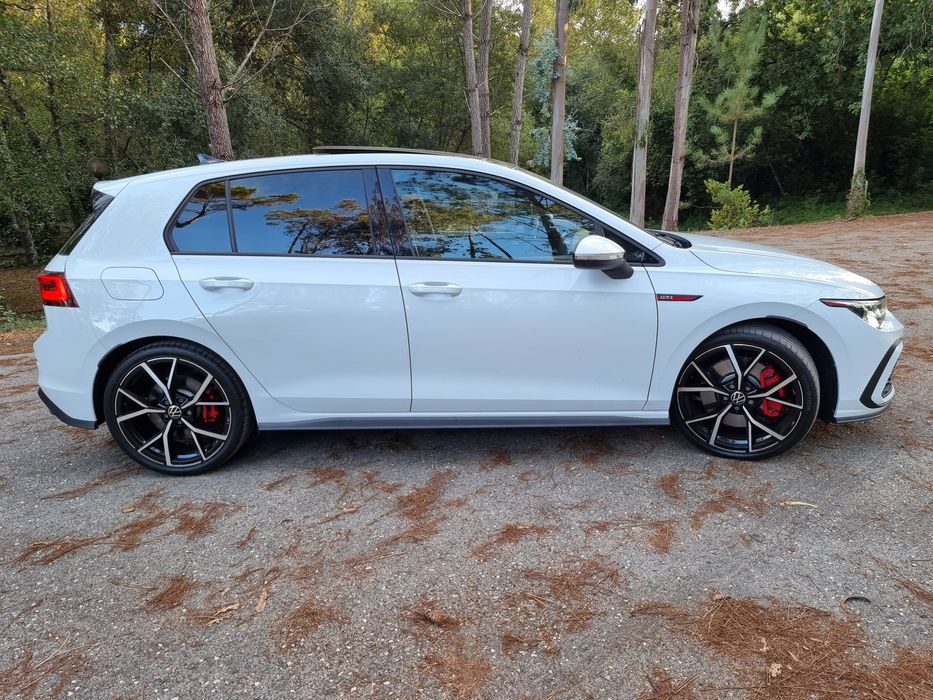 Volkswagen Golf VIII GTI 2.0 TSI 245cv – 2022