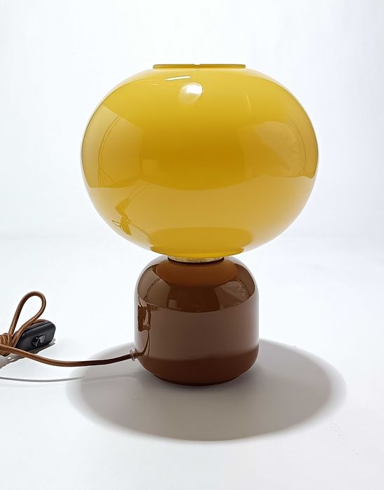 Candeeiro de mesa moderno em vidro