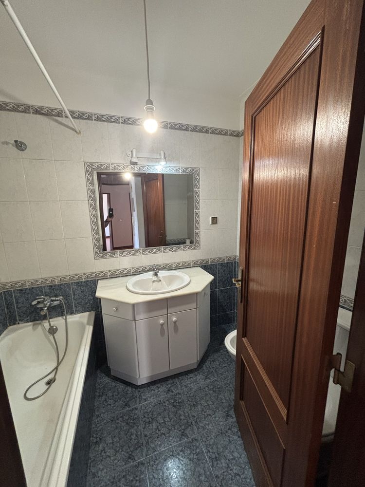 Apartamento T2 garagem elevador e terraco Cotovia