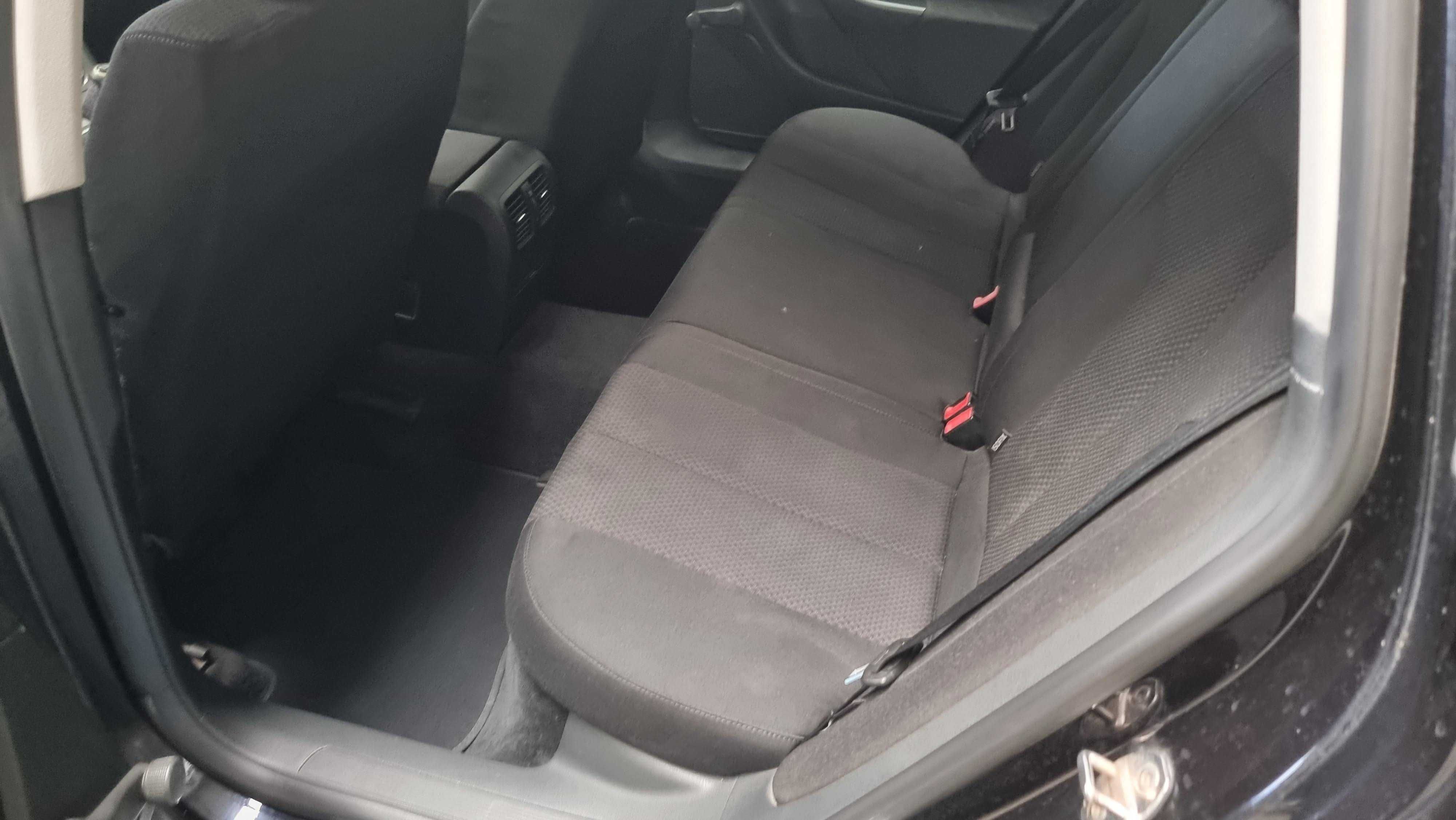VW Passat 2.0 TDI ST. Bem conservada, bom preço.