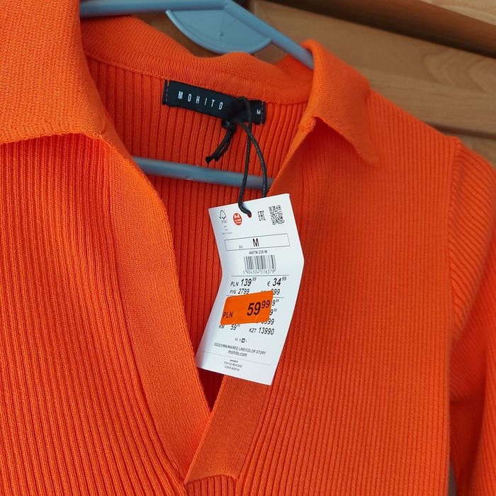 Ołówkowa sukienka z kołnierzem mohito