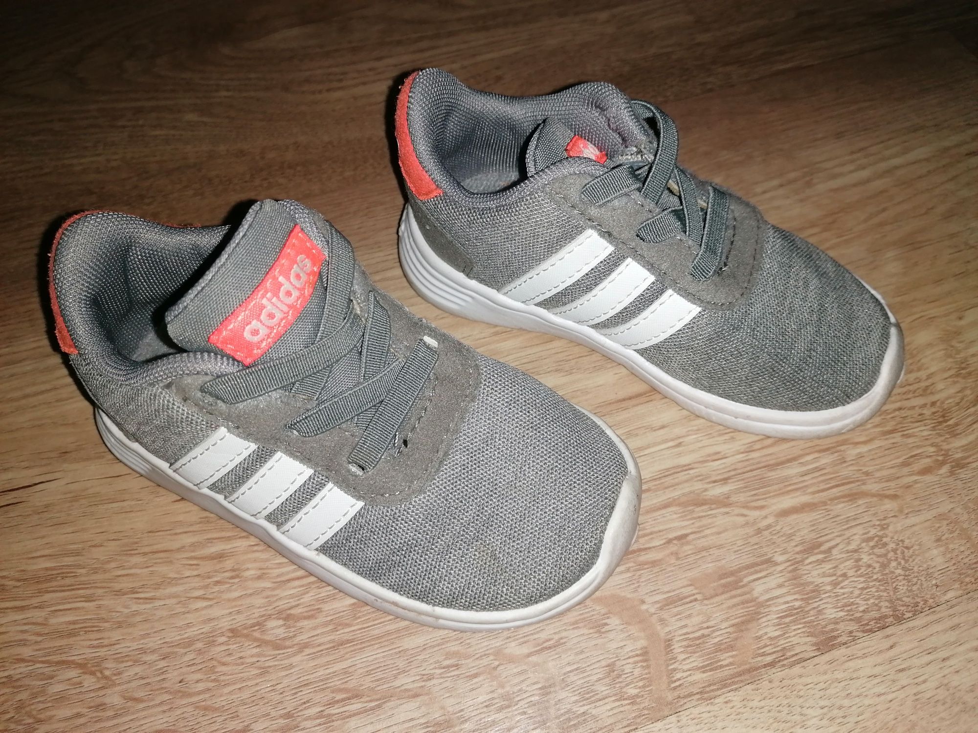 Byty dziecięce Adidas rozmiar 21