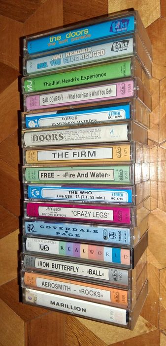143 szt kaset z hard rockiem Black Sabbath , AC/DC, Led Zeppelin