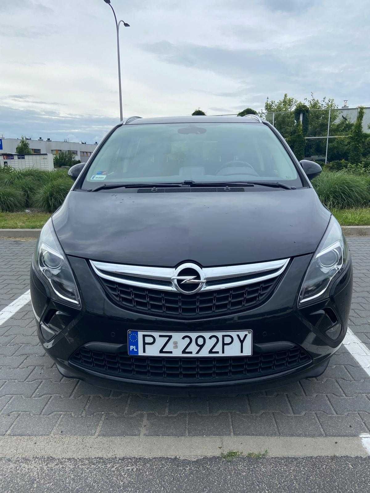 Prywatnie-Opel Zafira bardzo zadbana technicznie i wizualnie. II właś.