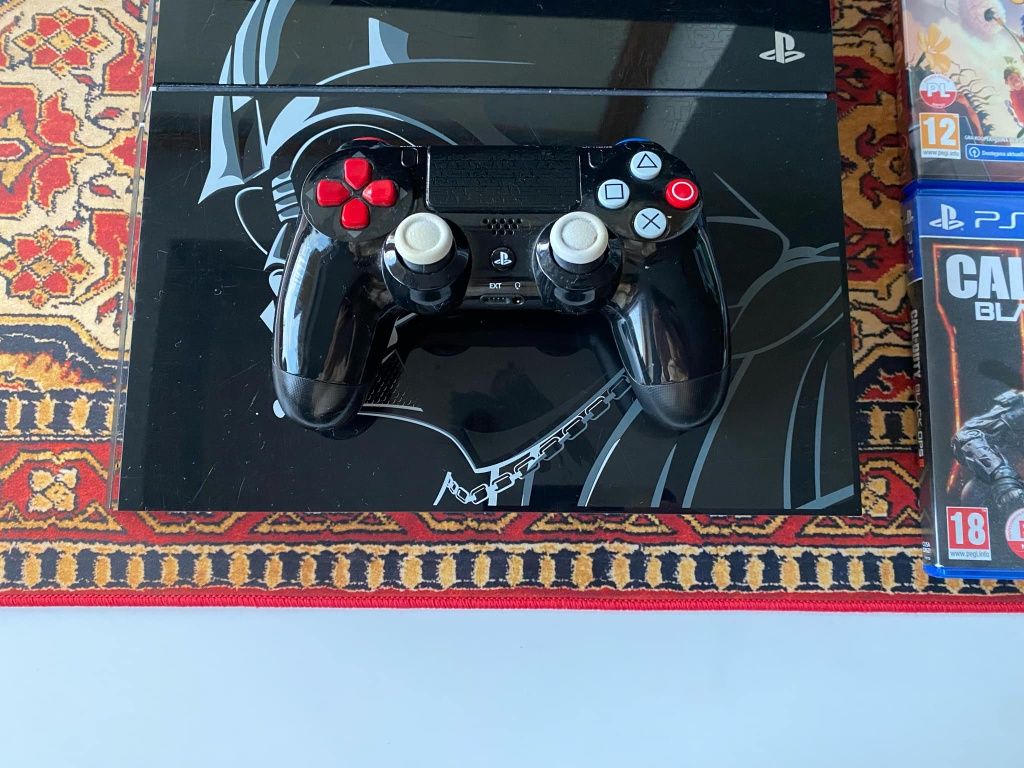 Konsola PlayStation 4