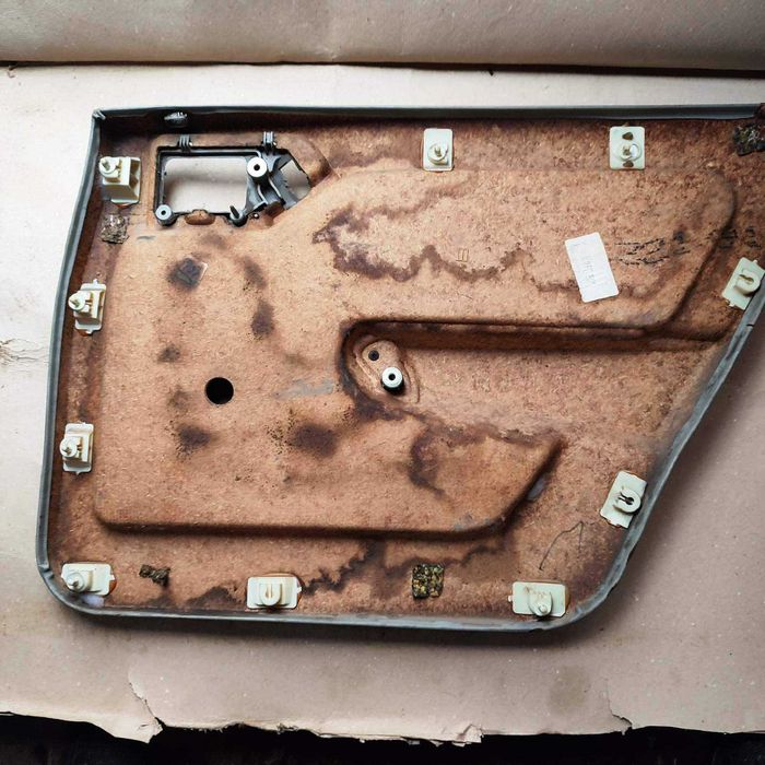 Карта дверей передняя пассажирская Опель Вектра А. Шрот.