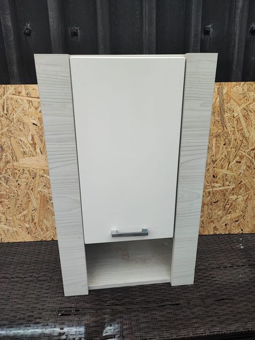 Szafka łazienkowa wisząca