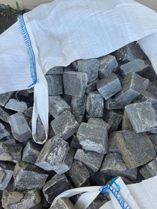 Натуральний камінь(бруківка)