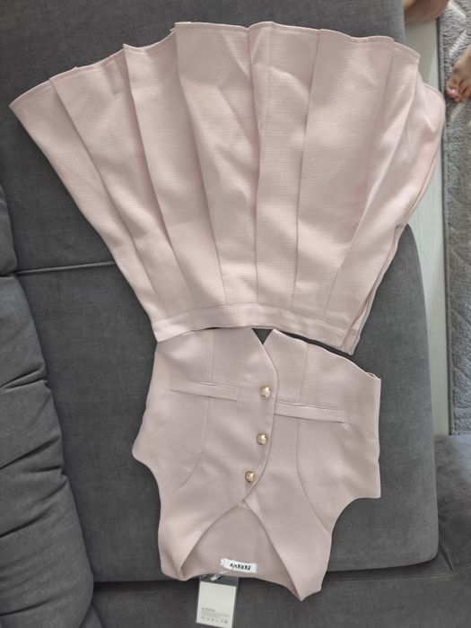 Новий костюм зі спідницею- шортами