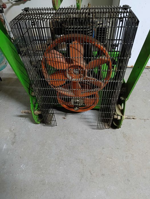 Vendo compressor de engatar a tractor.