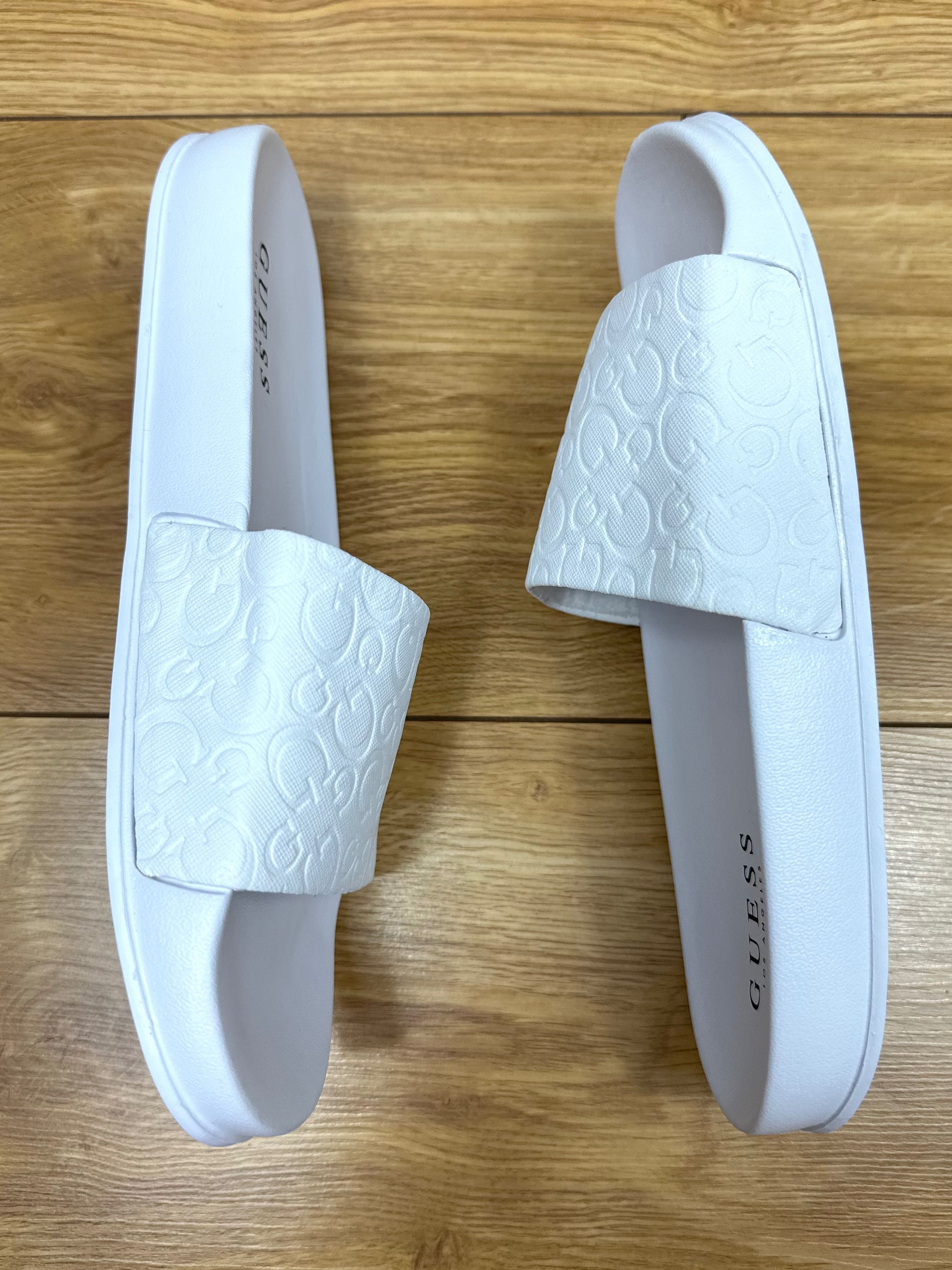 Damskie klapki Guess