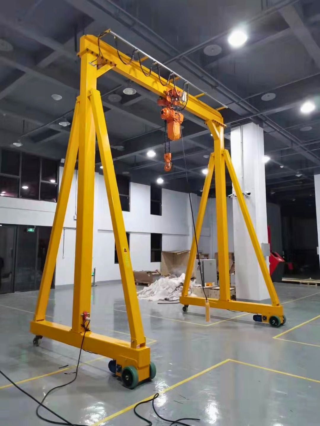 SUWNICA wciągarka bramowa mobilna  WNM3T UDŹWIG 3 TON