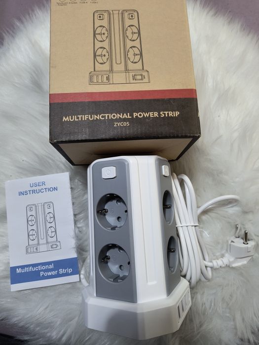 Wielofunkcyjny przedłużacz wieżowy 8 gniazdek i 4 porty USB