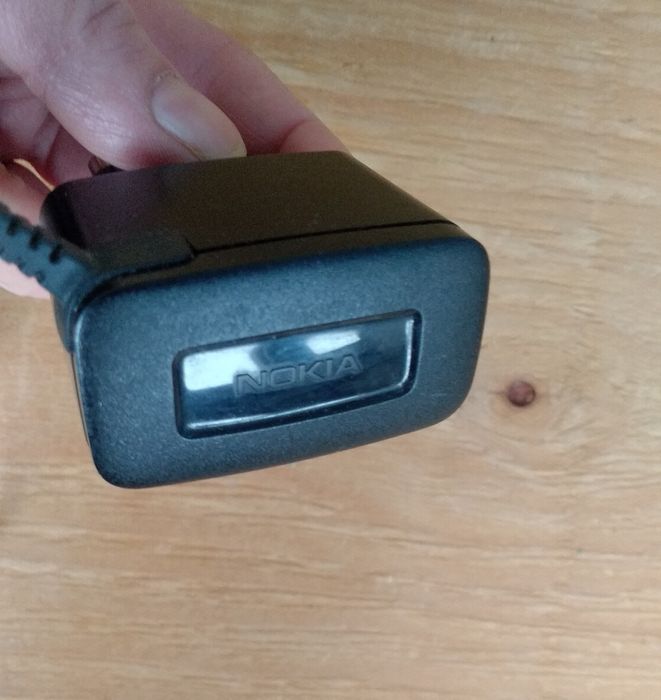 Зарядка для Nokia.