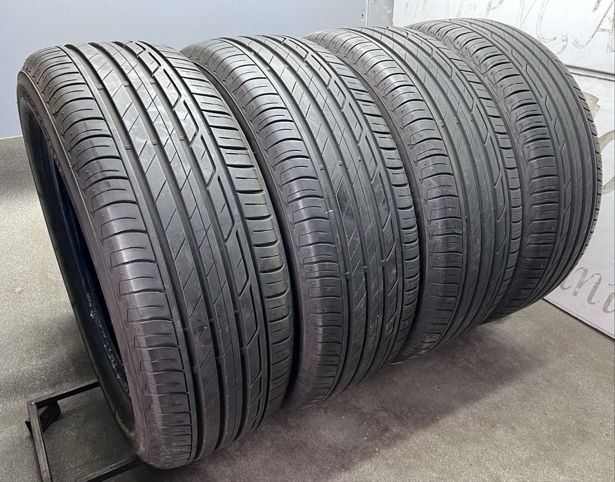 Шини 6+ мм літо 215 60 R17 Bridgestone Turanza T001 резина літні