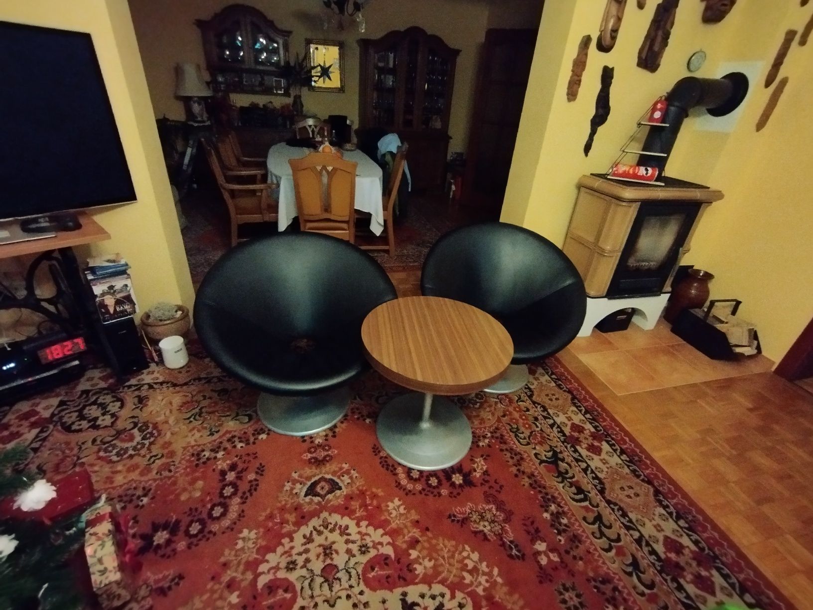 Unikatowy zestaw vintage z fotelami UFO
