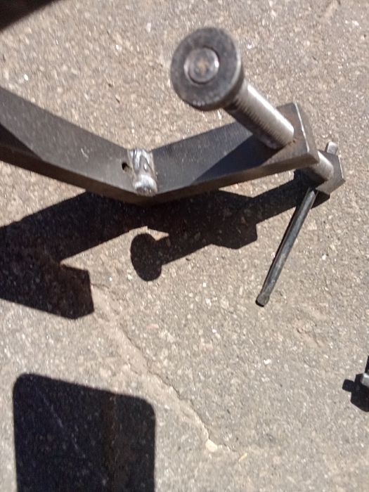 Струбцина старинная саморобная.