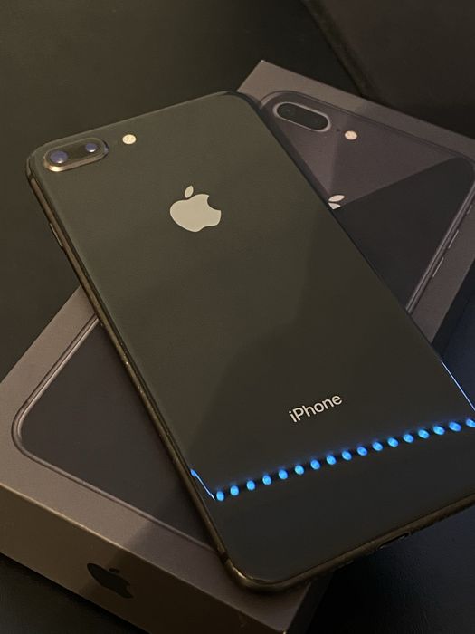 Продам срочно Iphone 8 plus 64 Gb