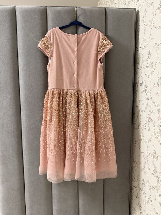 Нарядна сукня, плаття в паєтках