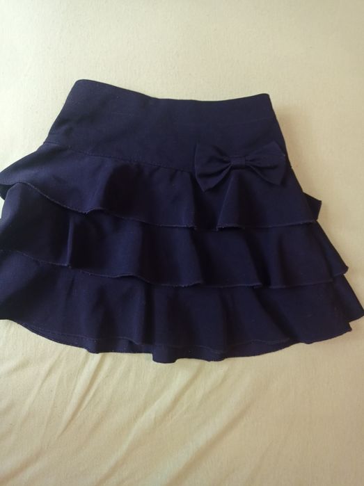 Czarna elegancka spódniczka r. 116
