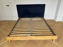 Łóżko Berke drewniane tapicerowane navy blue 160x200