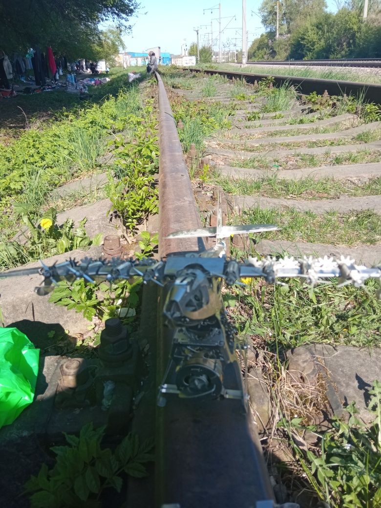 Продам іграшку конструктор ,металевий.