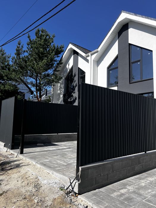 Таунхус, с.Чайки, 98 м2, 2 поверхи, до м. Житлмирська 5 хв