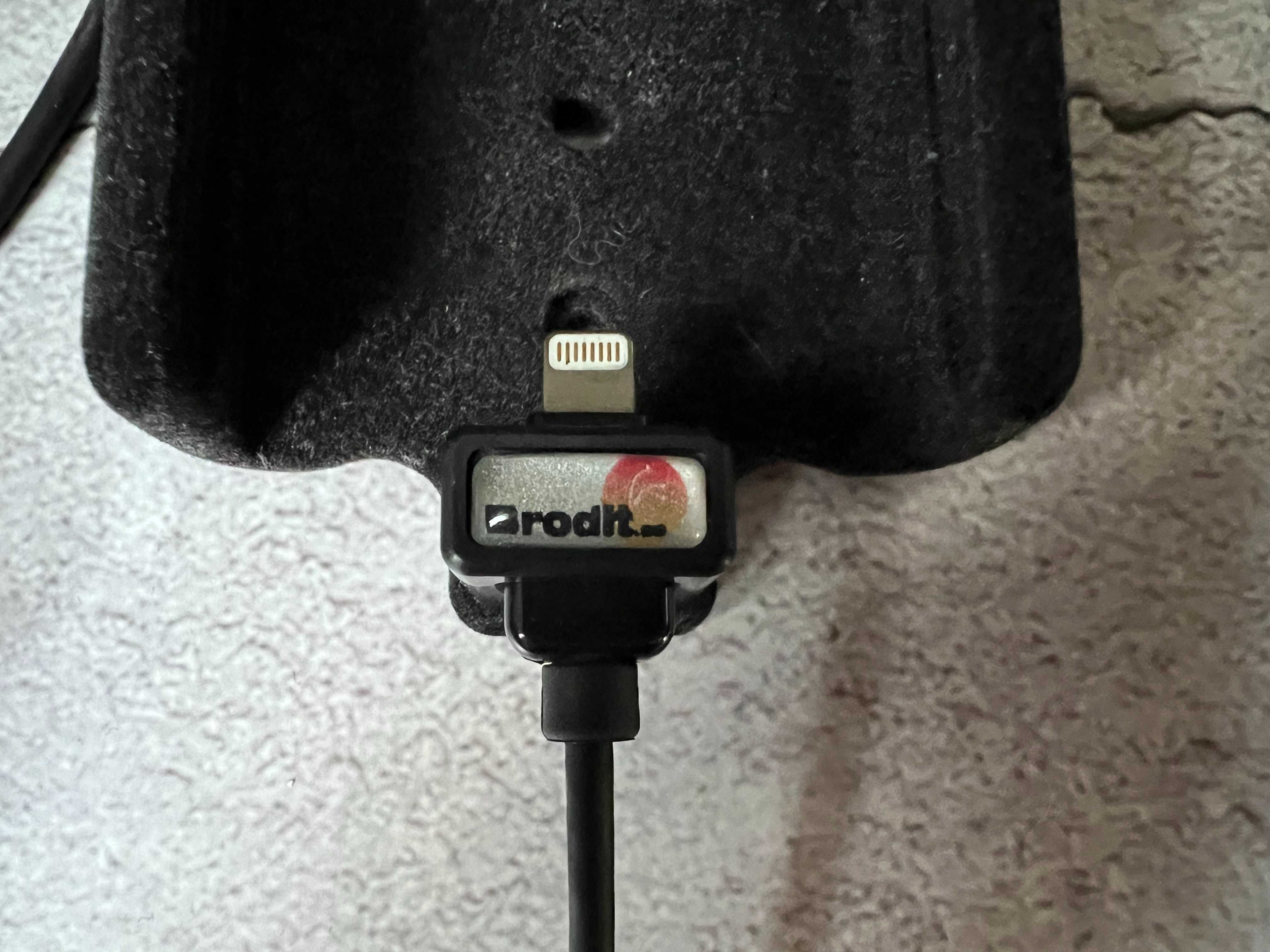 Uchwyt do Iphone 5 SE Brodit + MagSafe