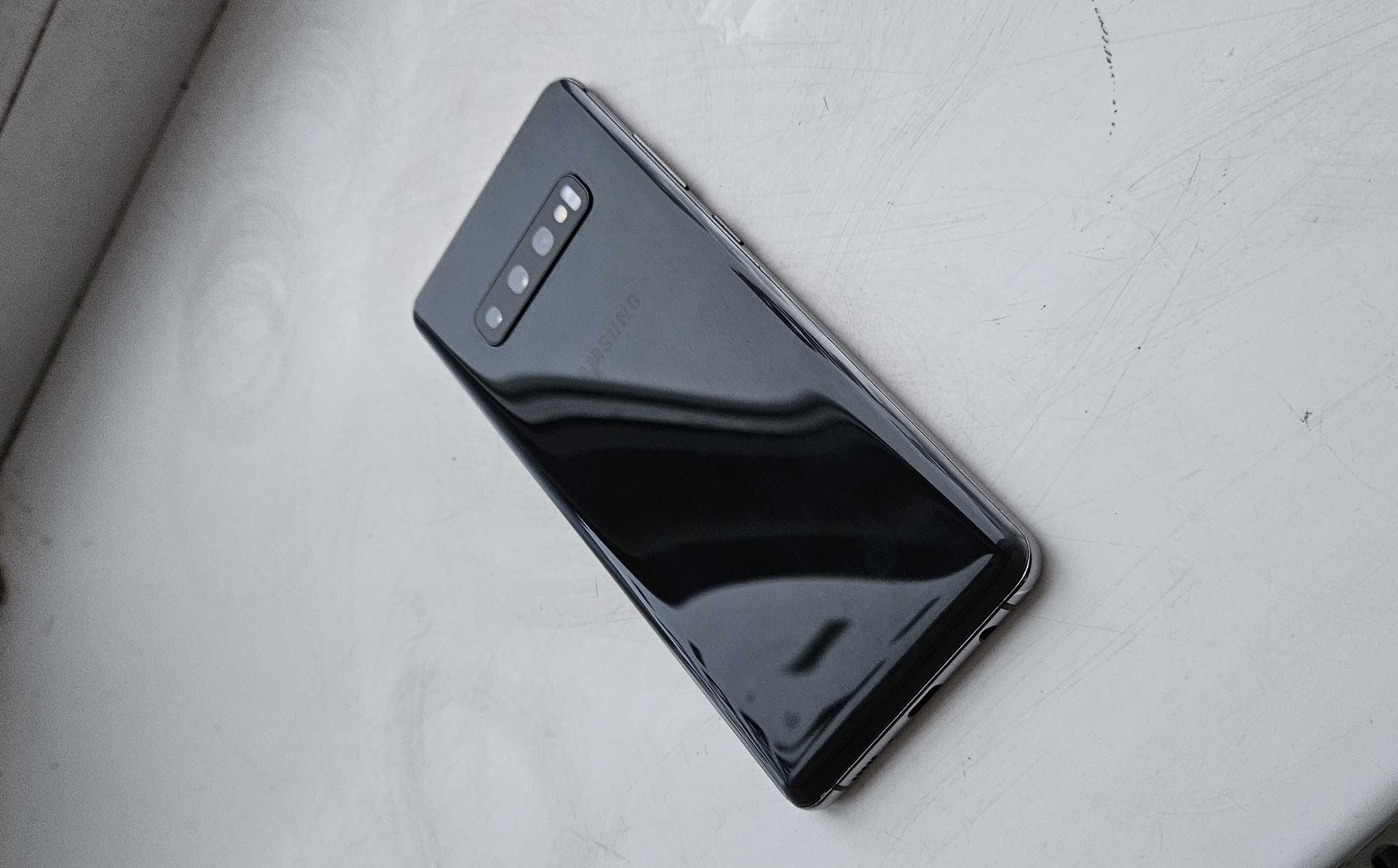 СРОЧНО! Продам Samsung S10 Plus(G975F) - Официал на 2 сим!