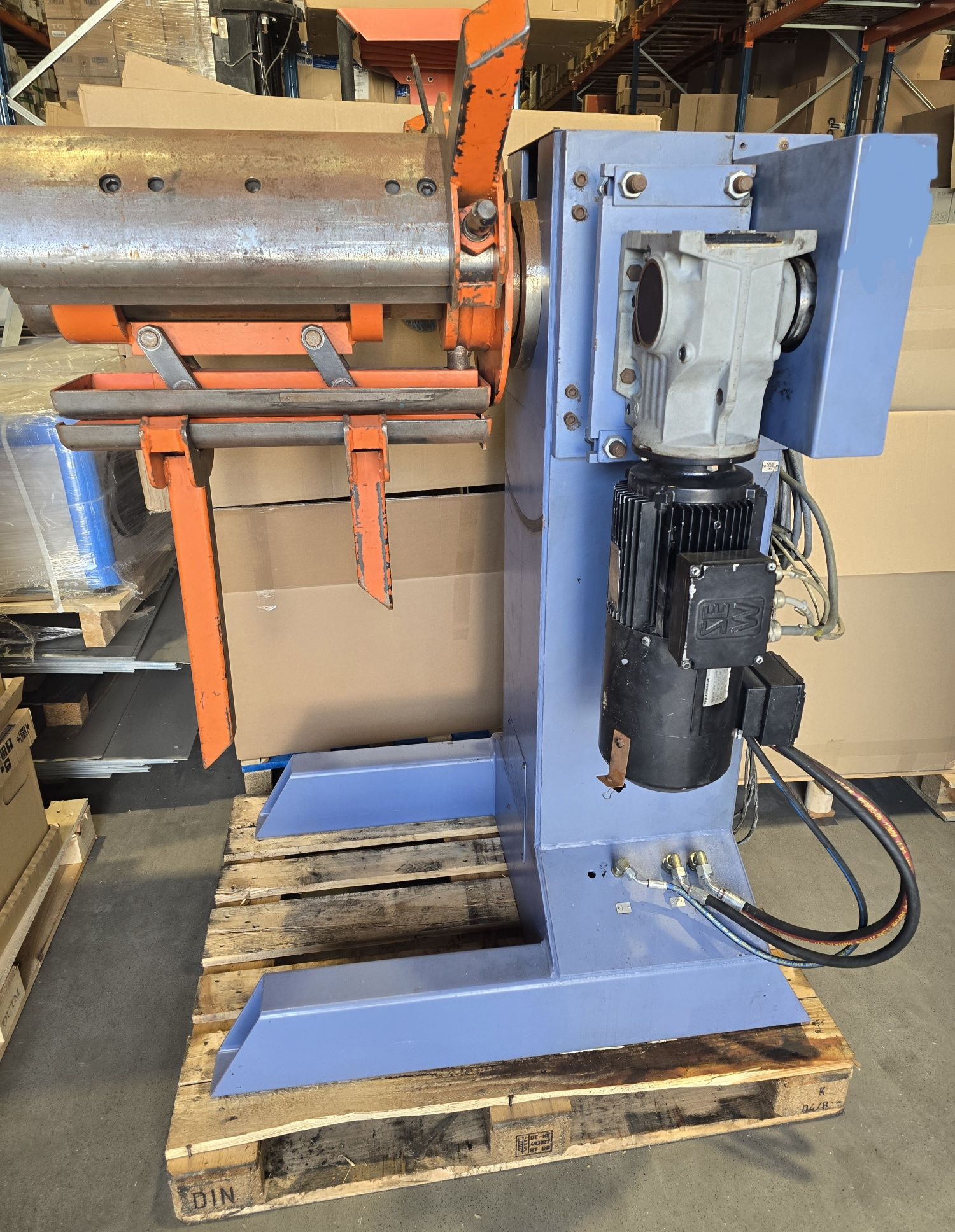 Rozwijak do blachy 500mm  3500kg z hydraulika