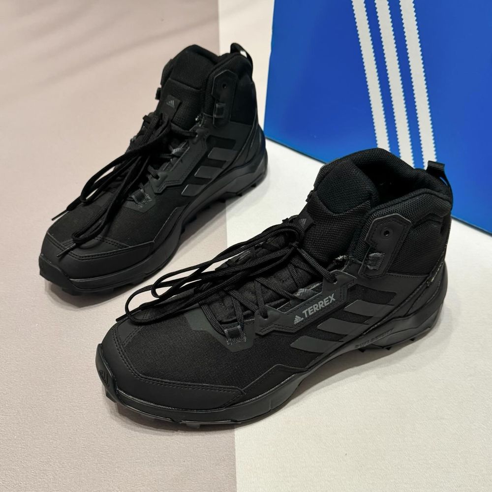 Нові зимові ботінки Adidas Terrex Gore Tex чорні 44 і 45 розмір