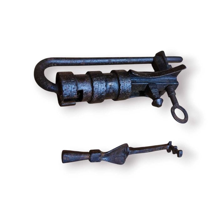 Cadeado Antigo Ferro Forjado c/ Chave Original – Século XIX