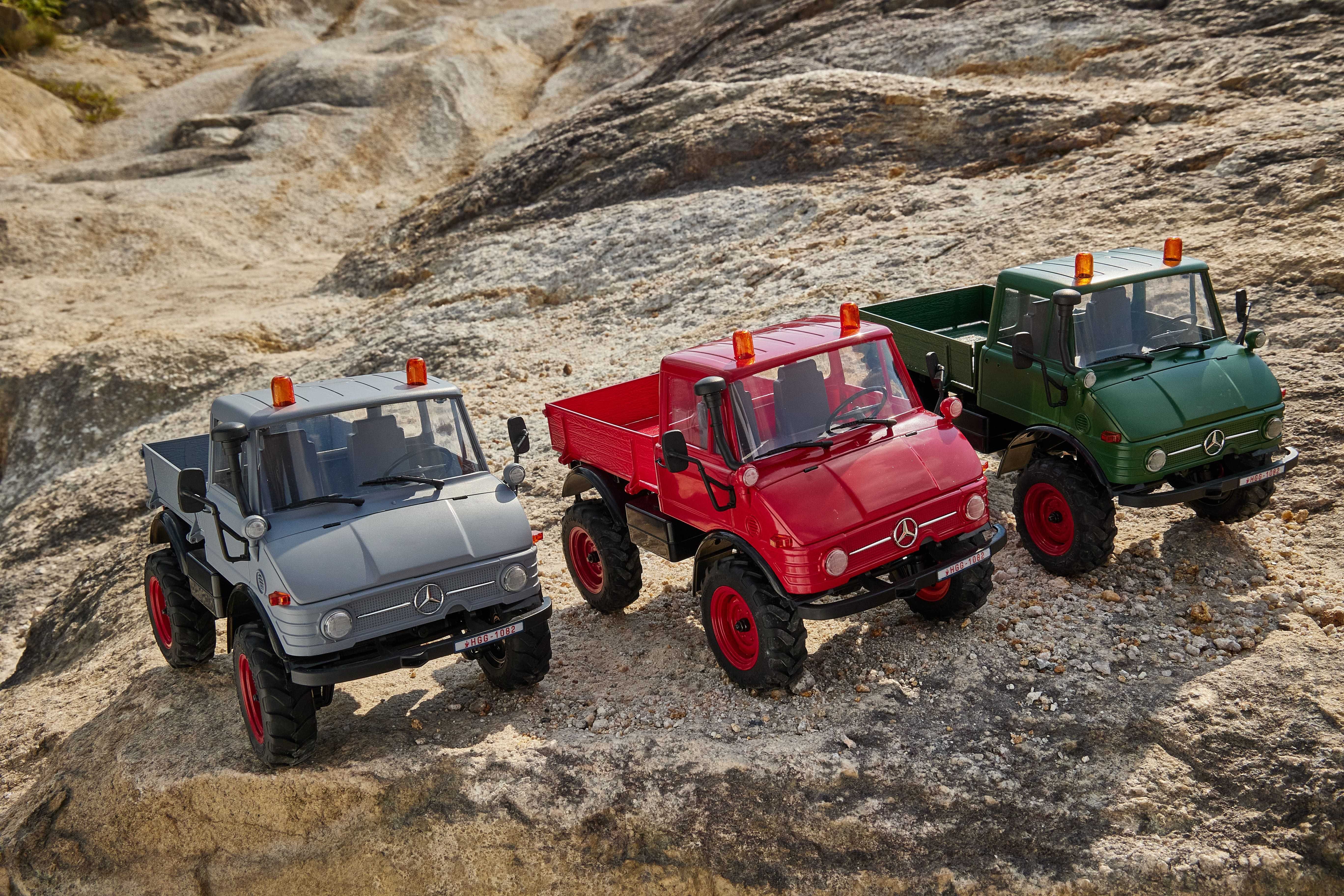 Машинка на радіокеруванні FMS 1:24 FCX24 MERCEDES-BENZ UNIMOG 421 RTR