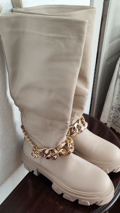 Bota de cano alto polipele NOVAS EM CAIXA