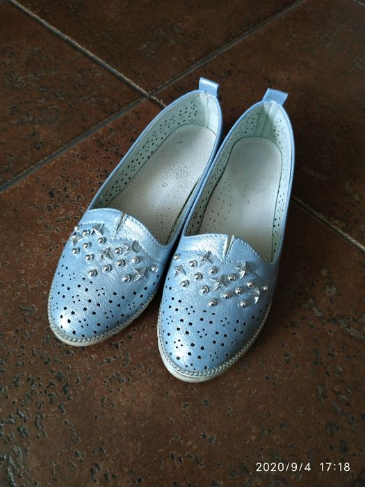 Туфлі, туфельки на дівчинкк