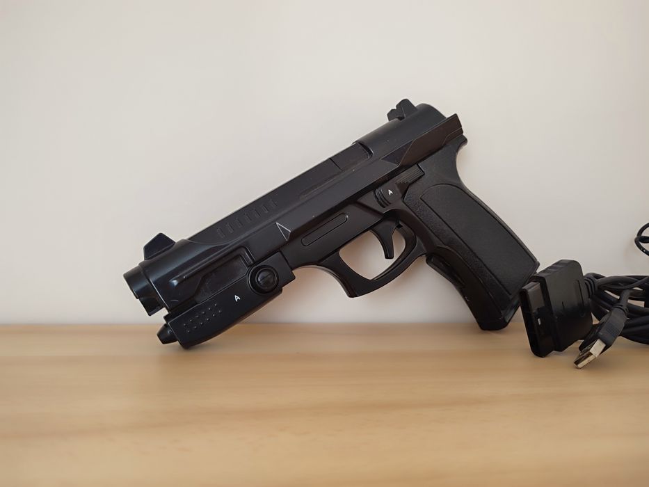 Kontroler pistolet do PS2  light gun