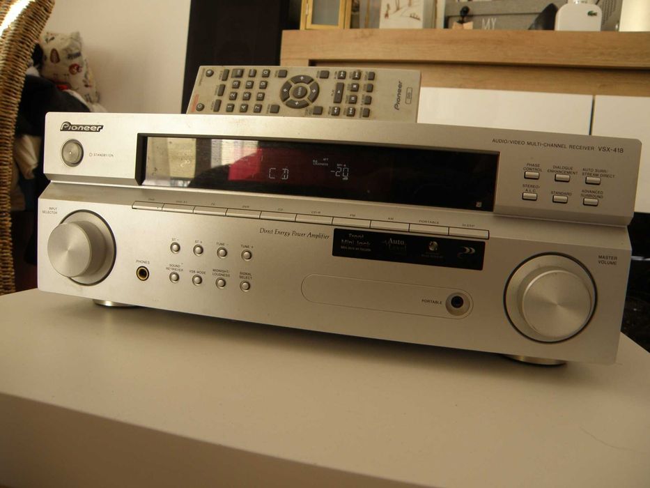 Amplituner AV Pioneer
VSX-418