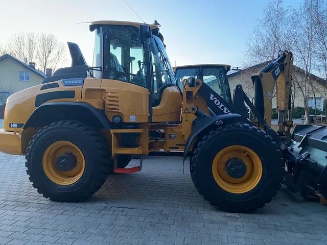 Volvo L45  pierwszy właściciel jak nowa 106 mth zakupiona w salonie Volvo