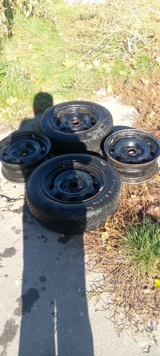Продам 4 диска 15 і 2 шини 195/65/15 зима.