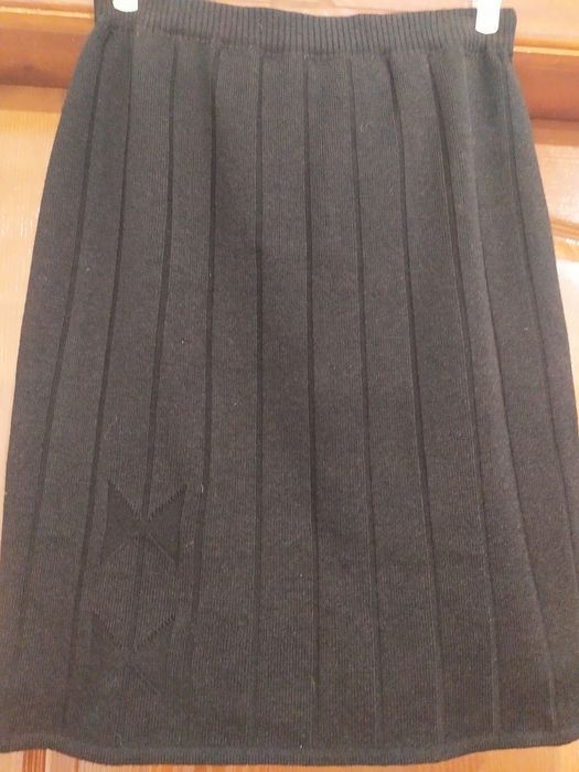 Продам трикотажні спідниці