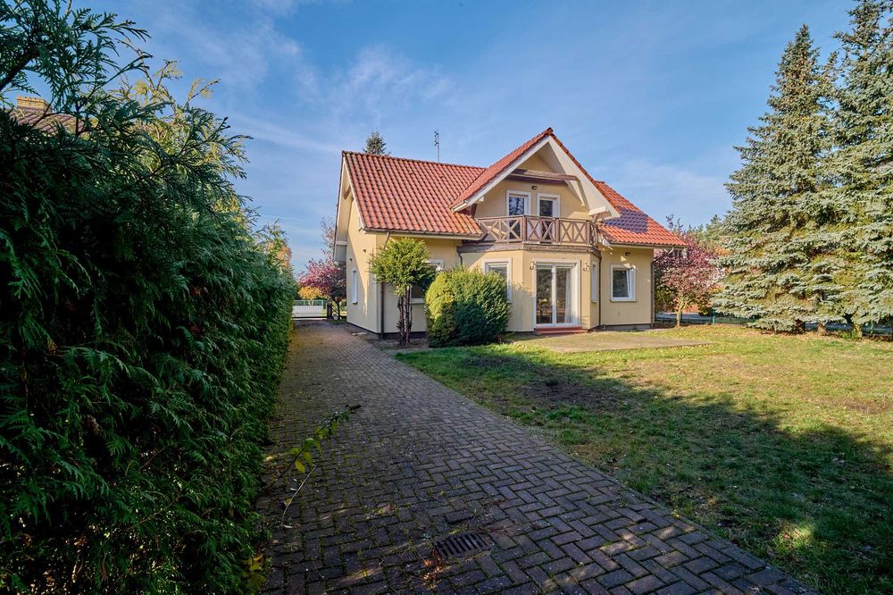 Budzyń Osiedle Piaski dom o pow. 143 m2 z piękną działką o pow. 813 m2